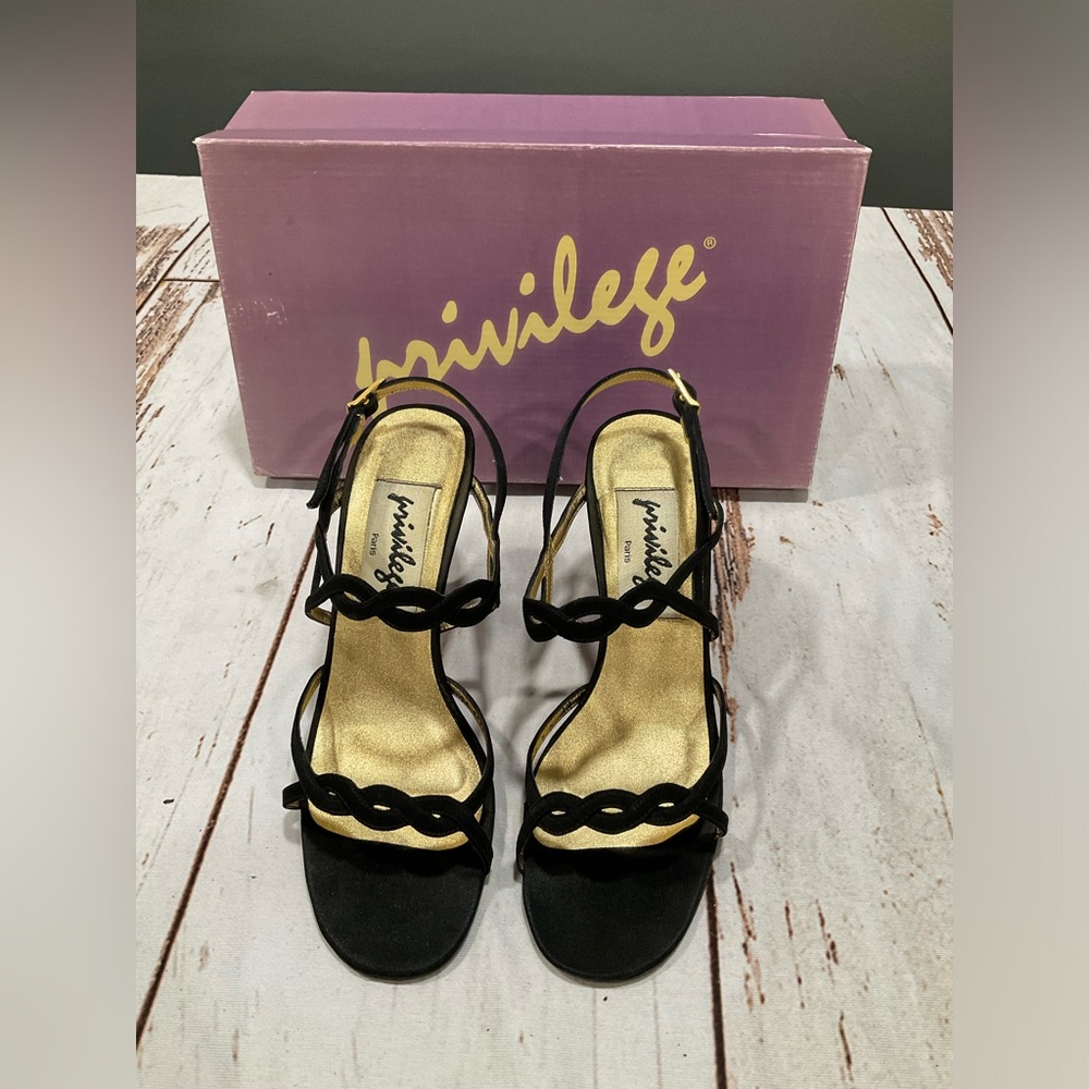 VINTAGE PRIVILEGE BLACK STRAPPY SANDALS